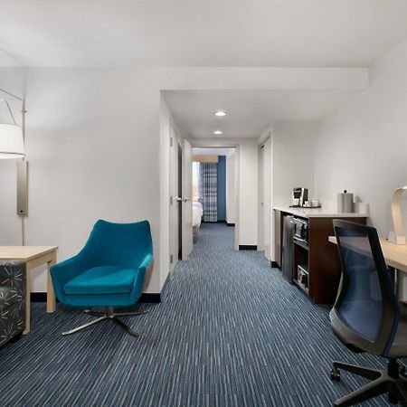 Holiday Inn Express Hotel & Suites Norfolk Airport By Ihg Exteriör bild