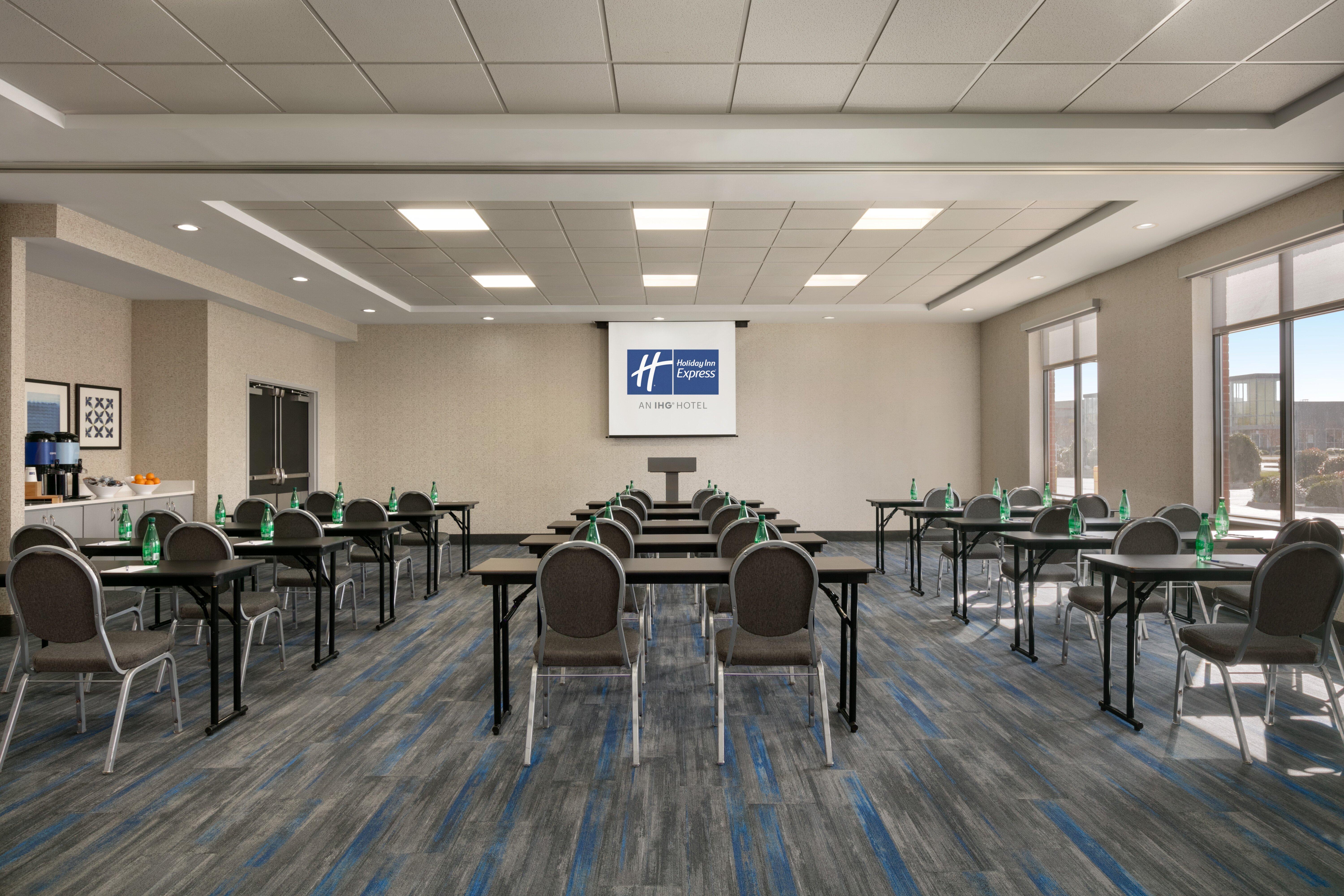 Holiday Inn Express Hotel & Suites Norfolk Airport By Ihg Exteriör bild